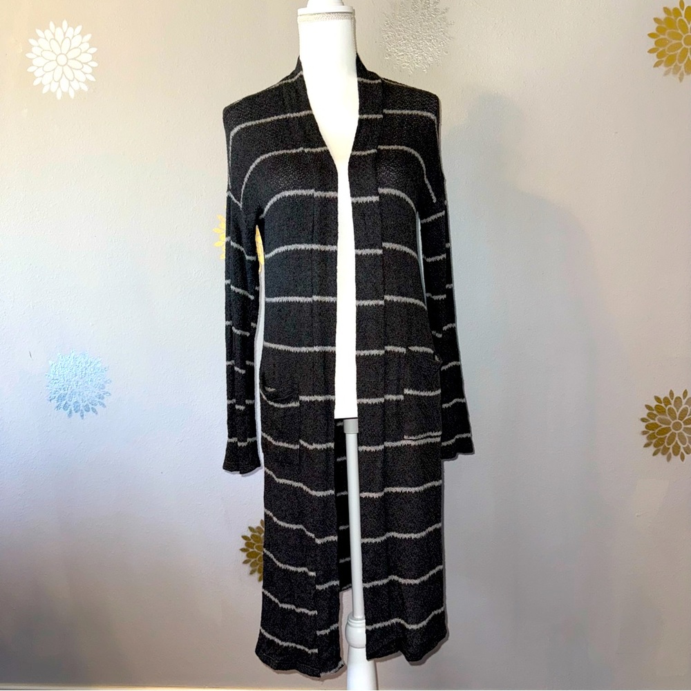 Cherishโ Black Gray Striped Cardigan Sweater Casual Lightweight Womenโs Small